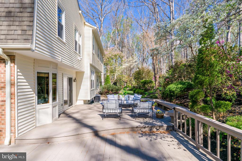 1807 ABBEY GLEN
