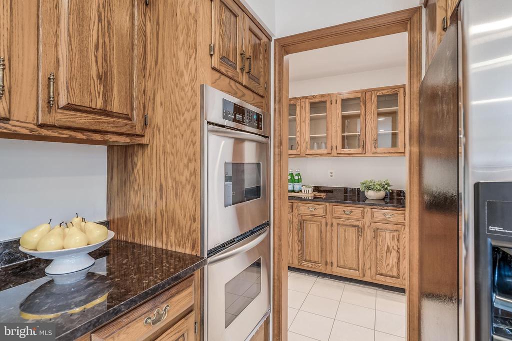1807 ABBEY GLEN