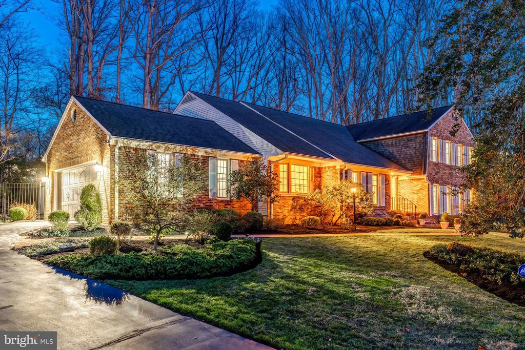 1807 ABBEY GLEN