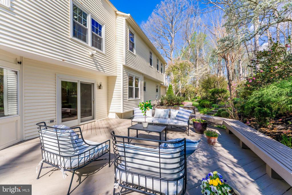 1807 ABBEY GLEN