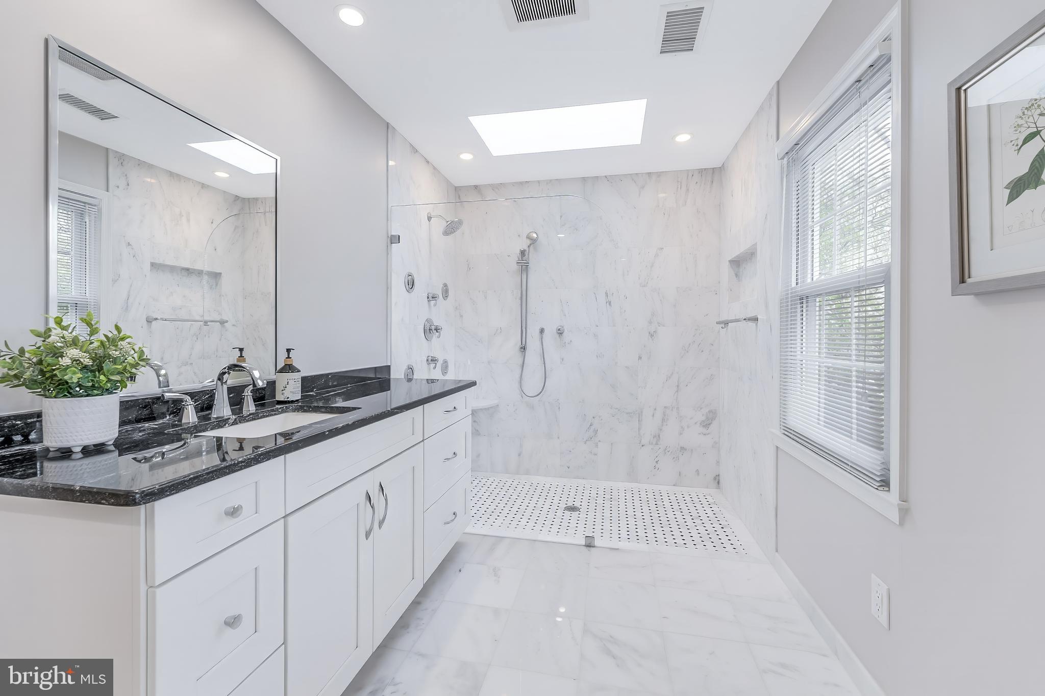 1807 ABBEY GLEN