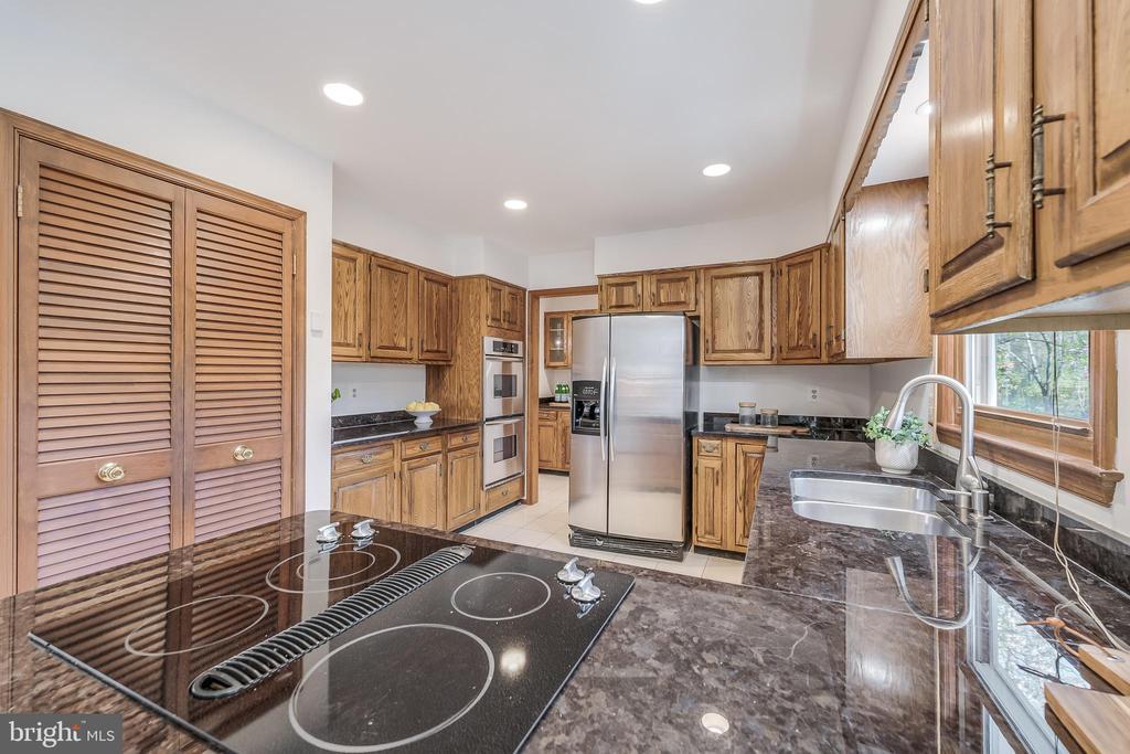 1807 ABBEY GLEN