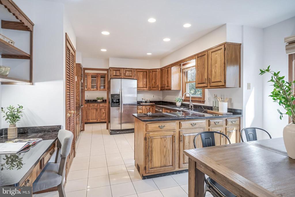 1807 ABBEY GLEN