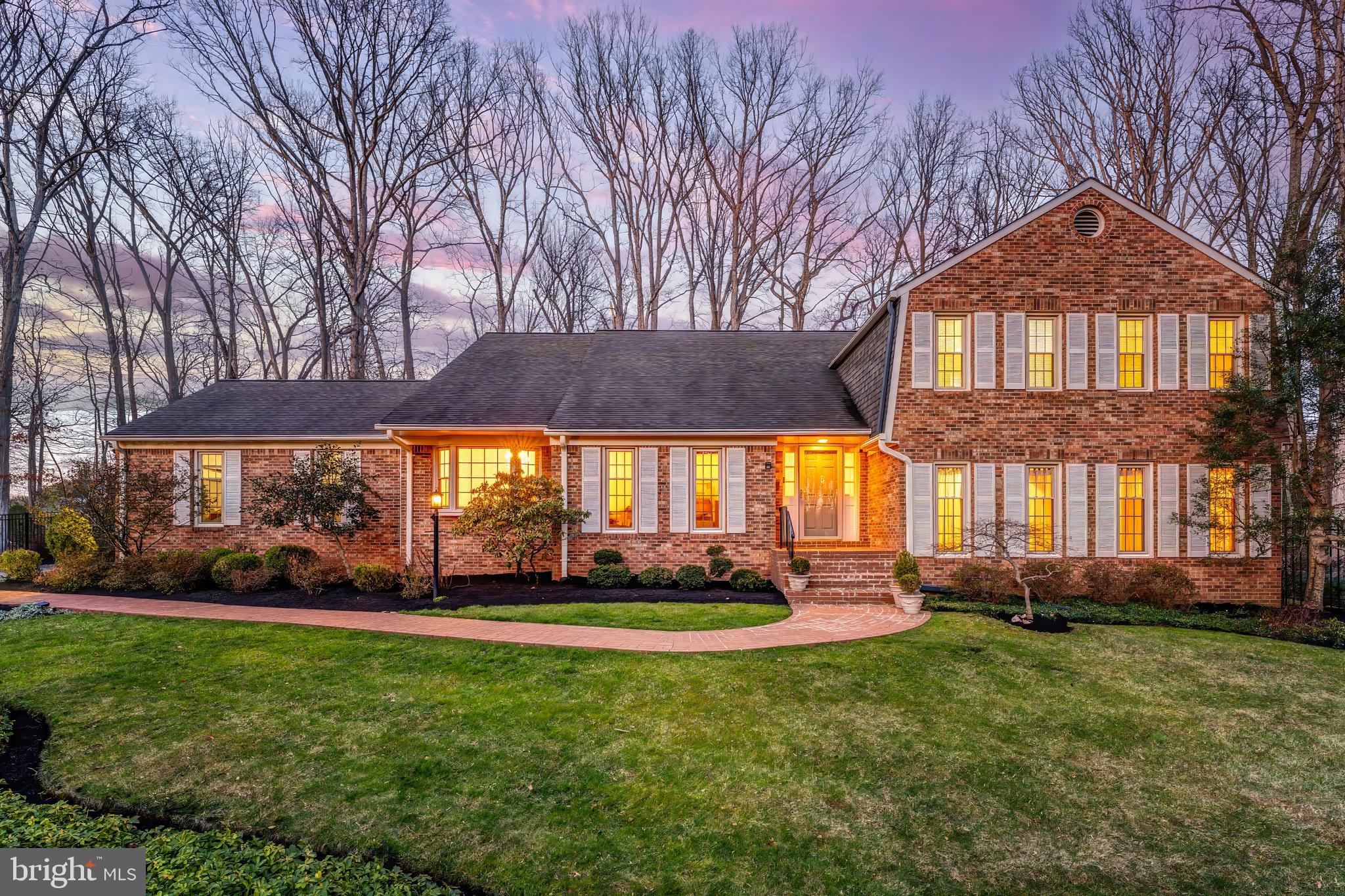 1807 ABBEY GLEN