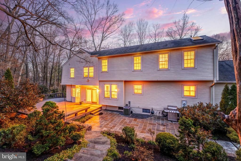 1807 ABBEY GLEN
