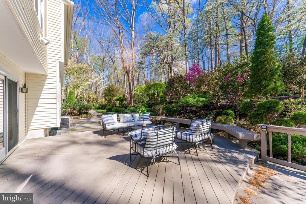 1807 ABBEY GLEN