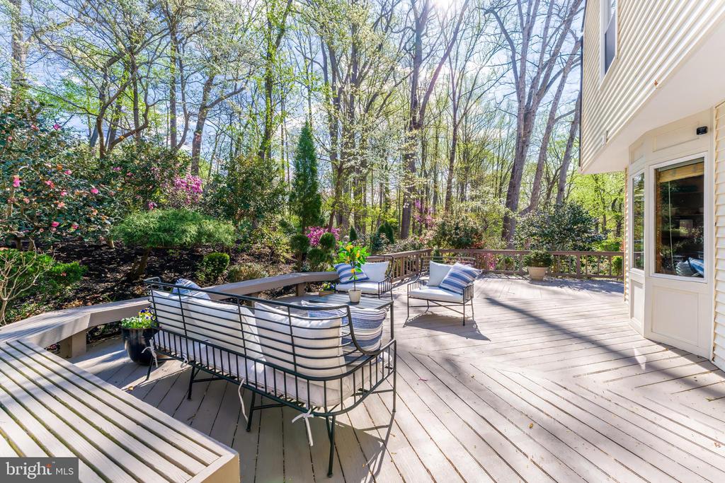 1807 ABBEY GLEN