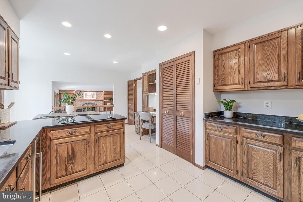 1807 ABBEY GLEN