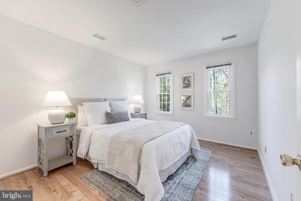 1807 ABBEY GLEN