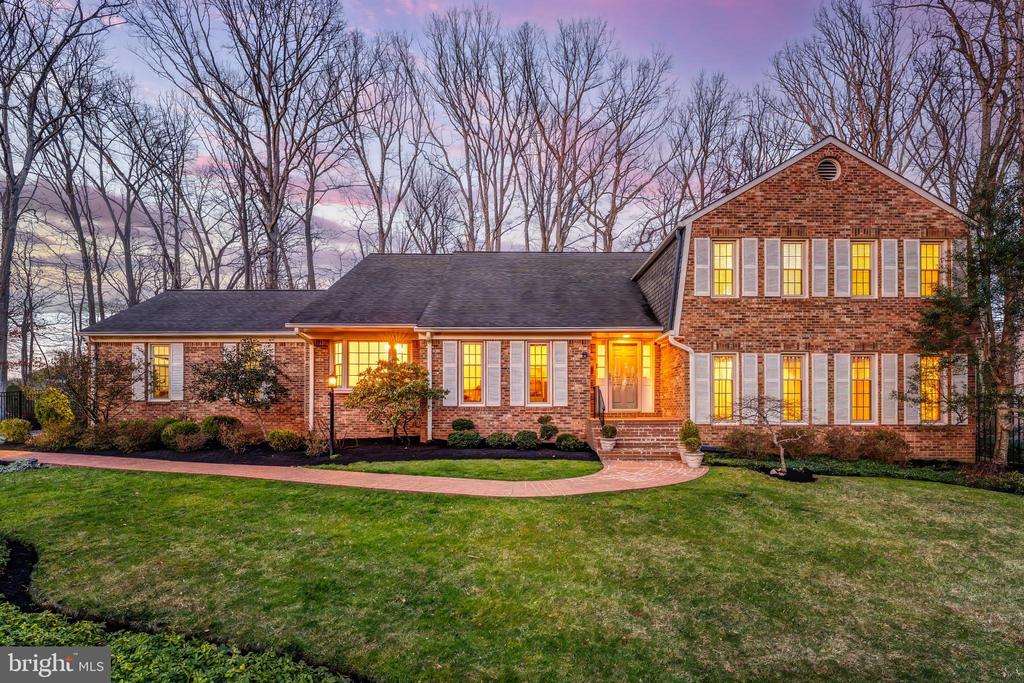 1807 ABBEY GLEN