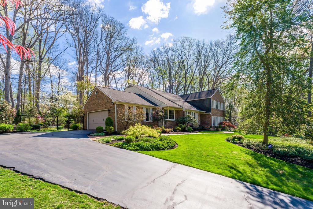 1807 ABBEY GLEN