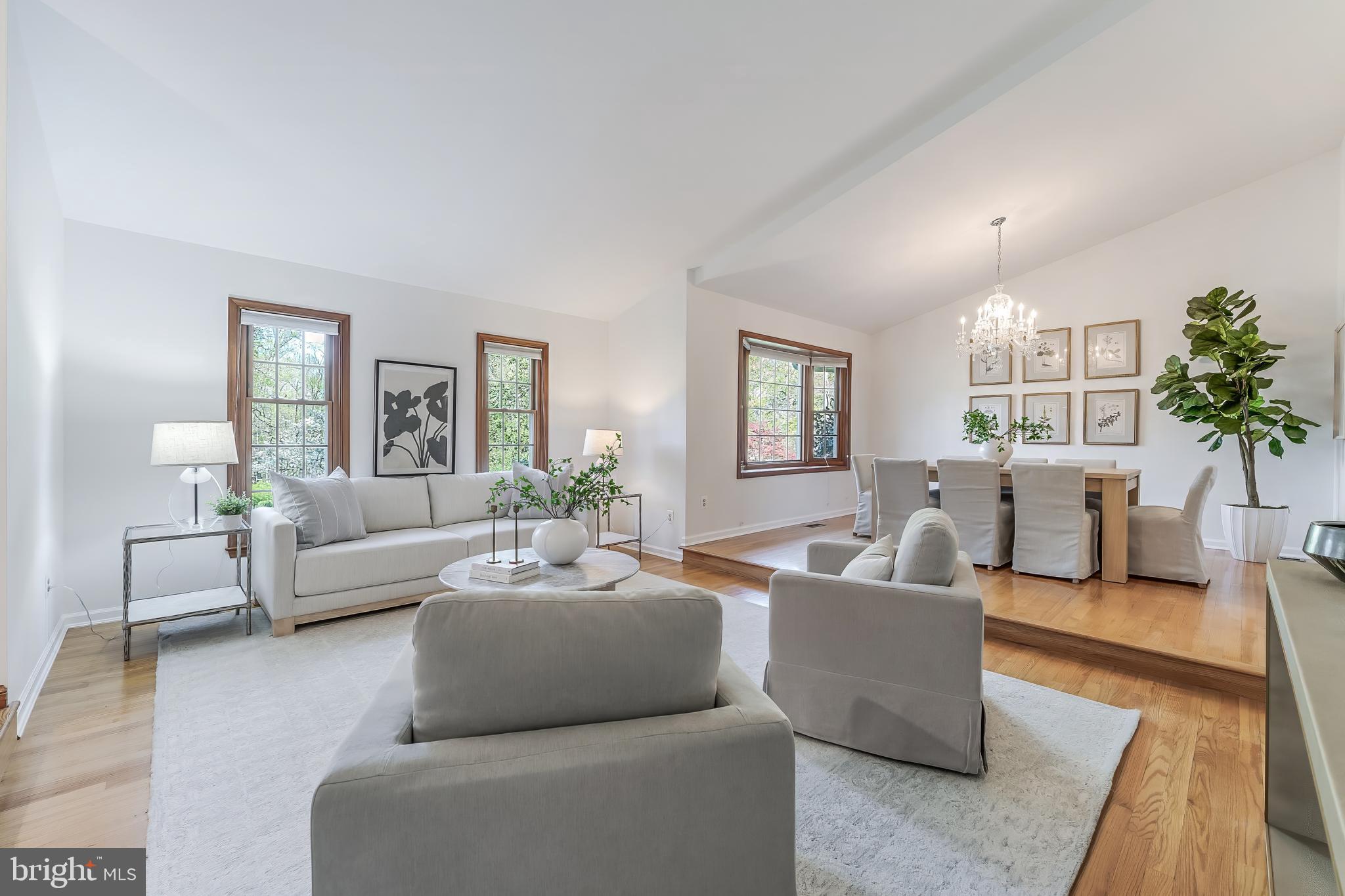 1807 ABBEY GLEN