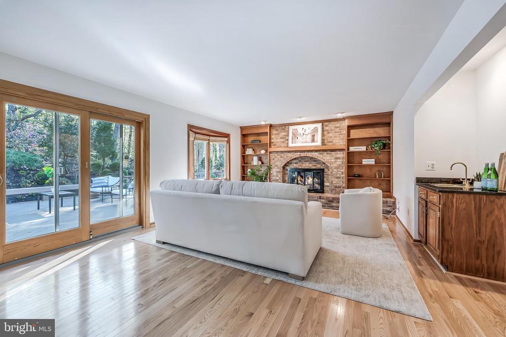 1807 ABBEY GLEN