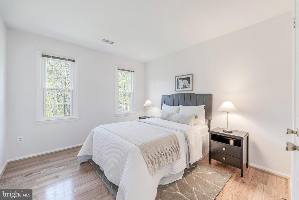 1807 ABBEY GLEN
