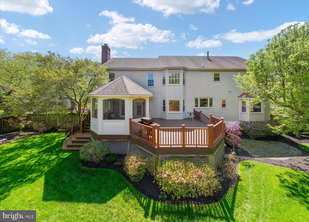 408 WOODGROVE COURT