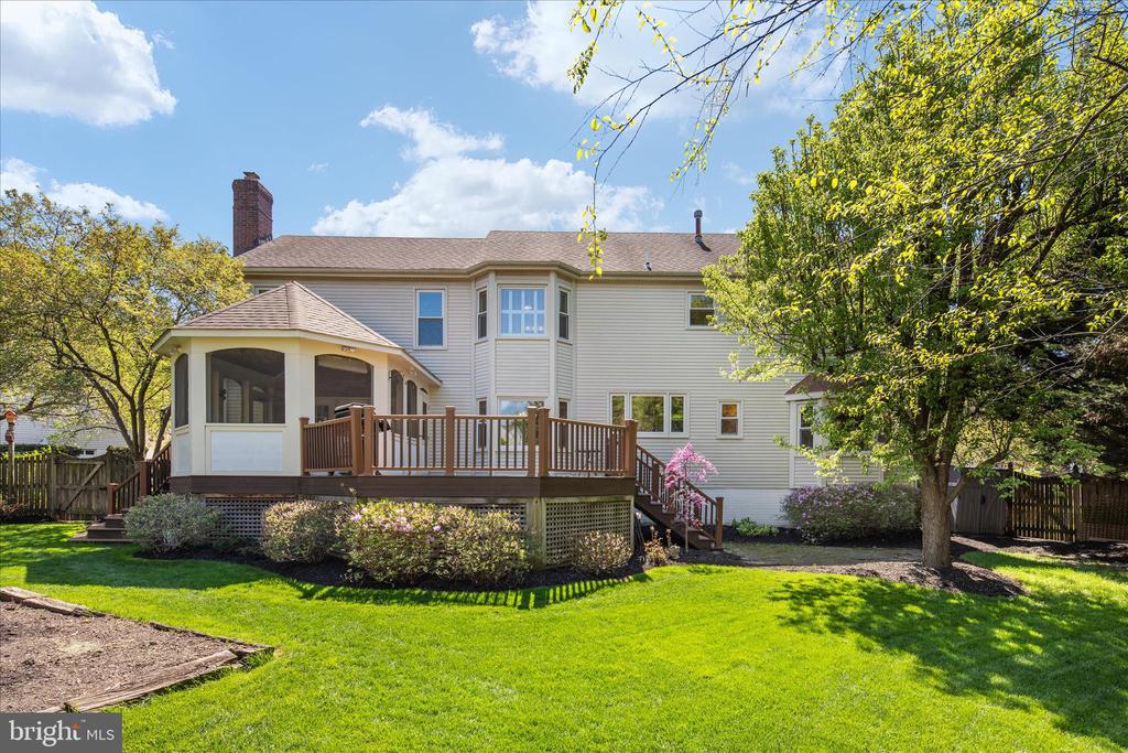 408 WOODGROVE COURT