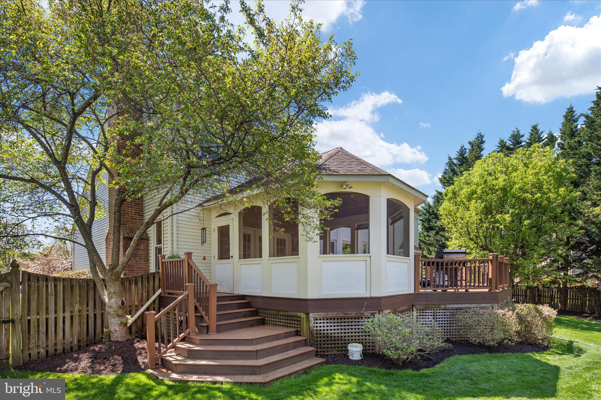 408 WOODGROVE COURT