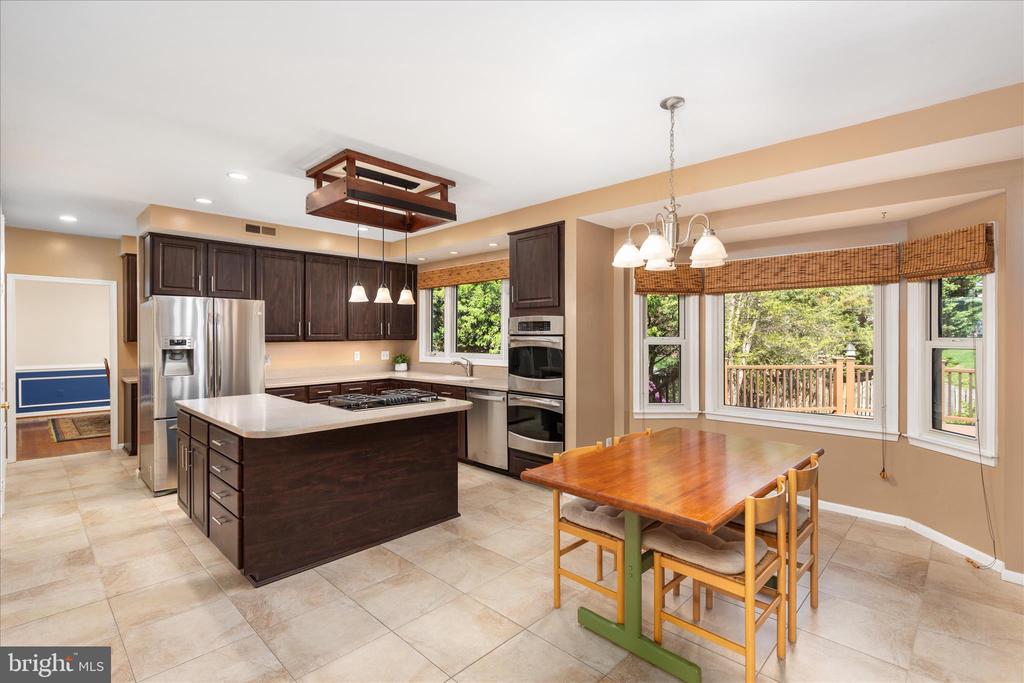 408 WOODGROVE COURT