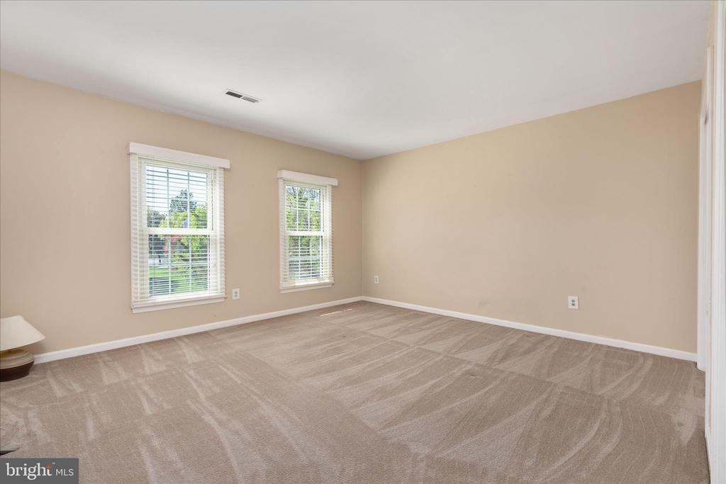 408 WOODGROVE COURT