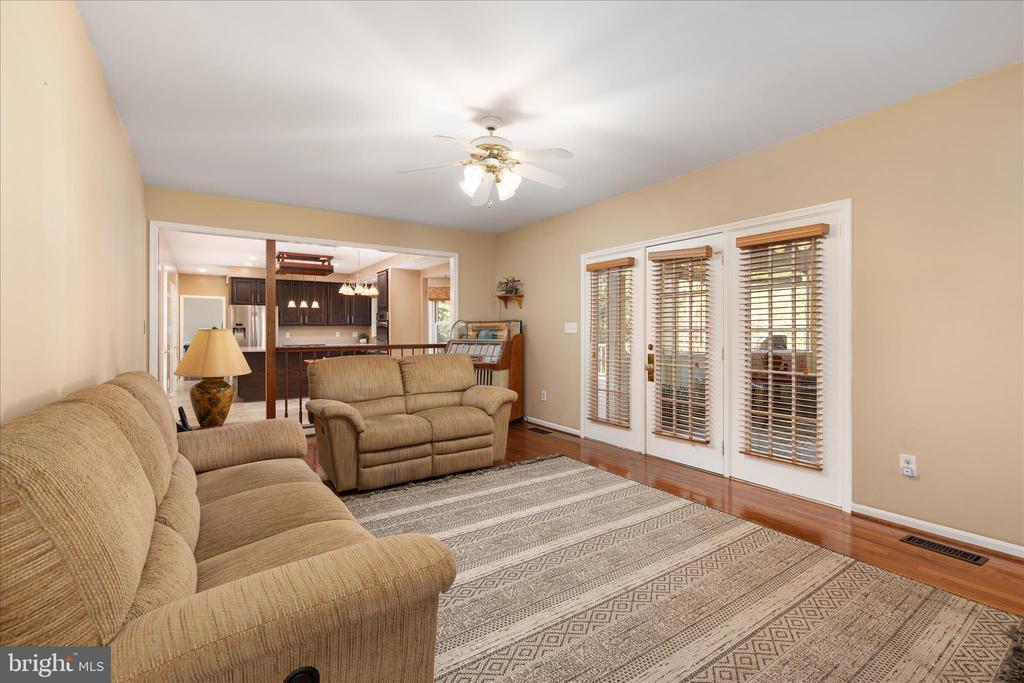 408 WOODGROVE COURT