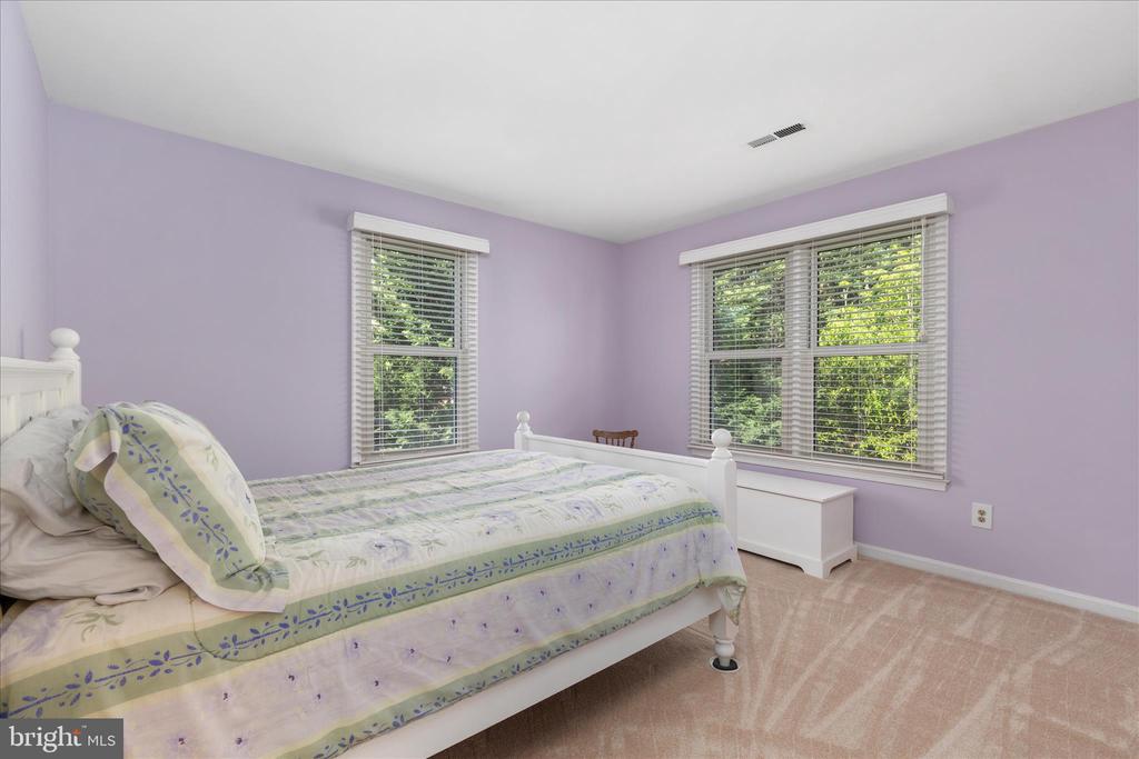 408 WOODGROVE COURT