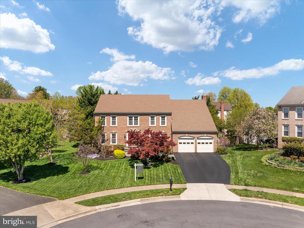 408 WOODGROVE COURT