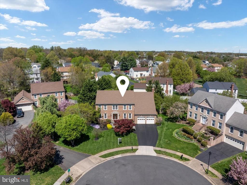 408 WOODGROVE COURT