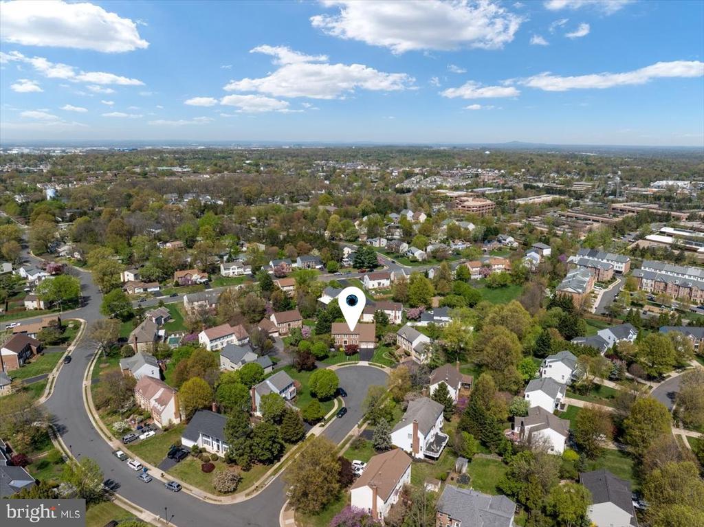 408 WOODGROVE COURT