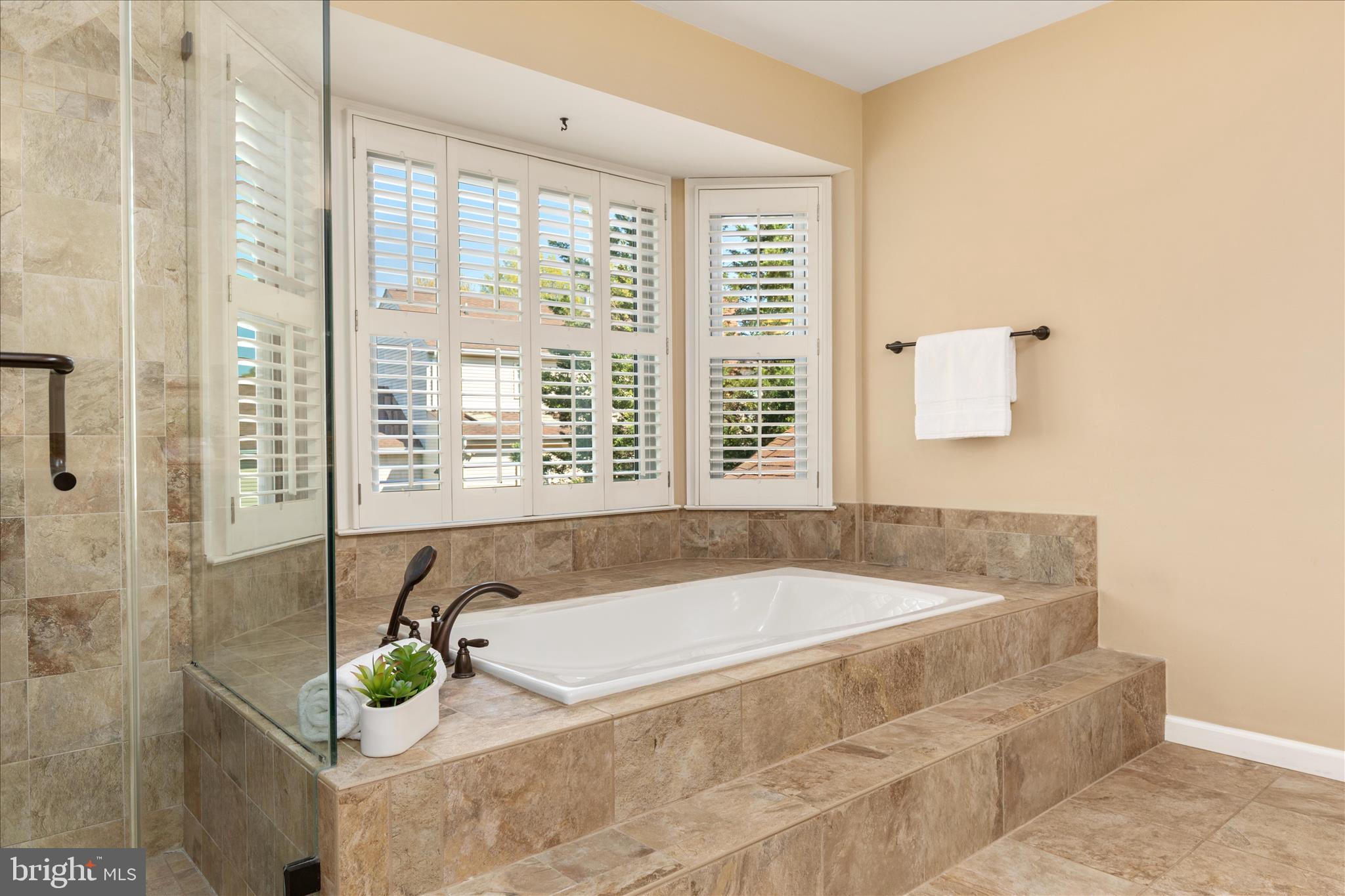 408 WOODGROVE COURT
