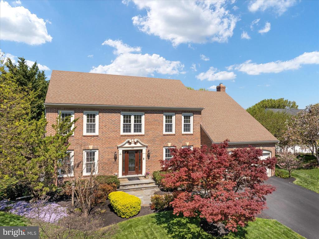 408 WOODGROVE COURT