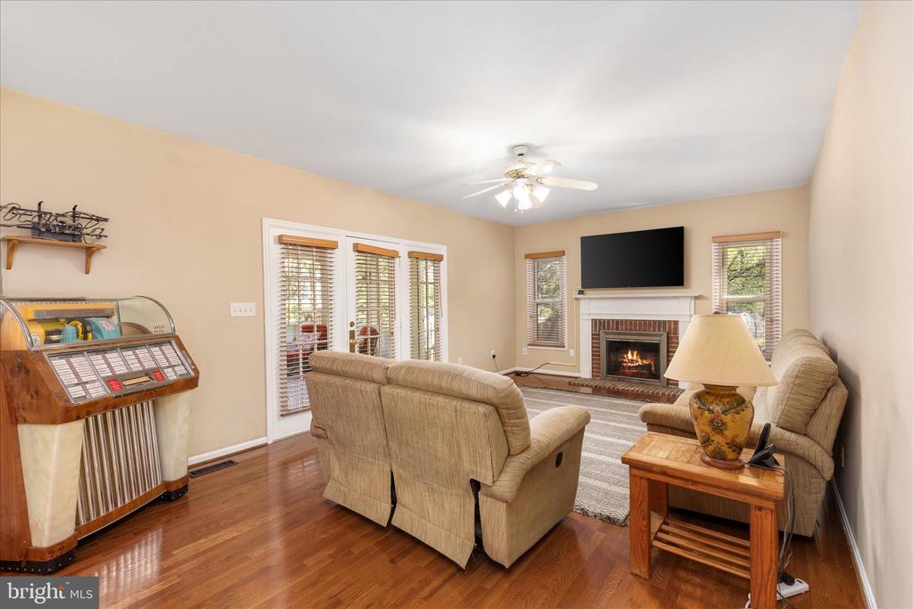 408 WOODGROVE COURT