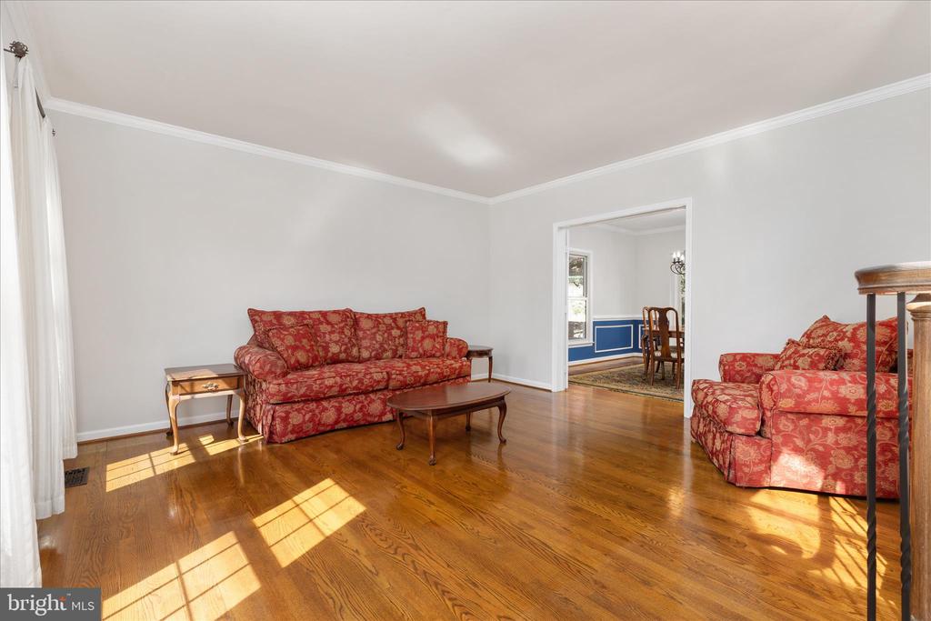 408 WOODGROVE COURT