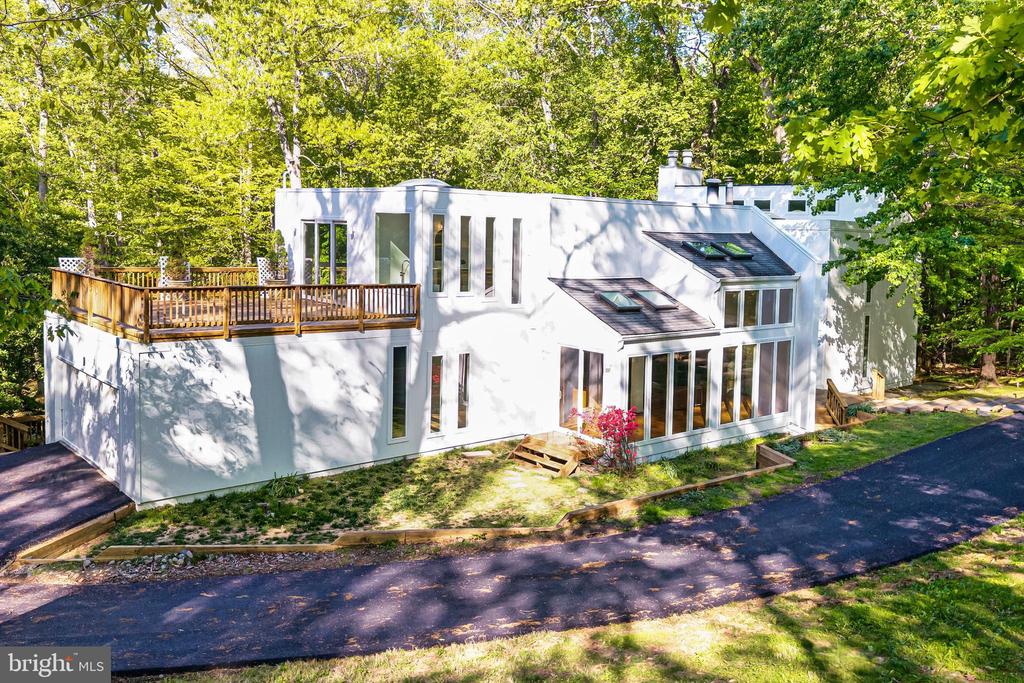 125 EAGLES MERE ROAD