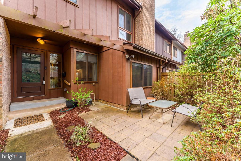 11915 ESCALANTE COURT