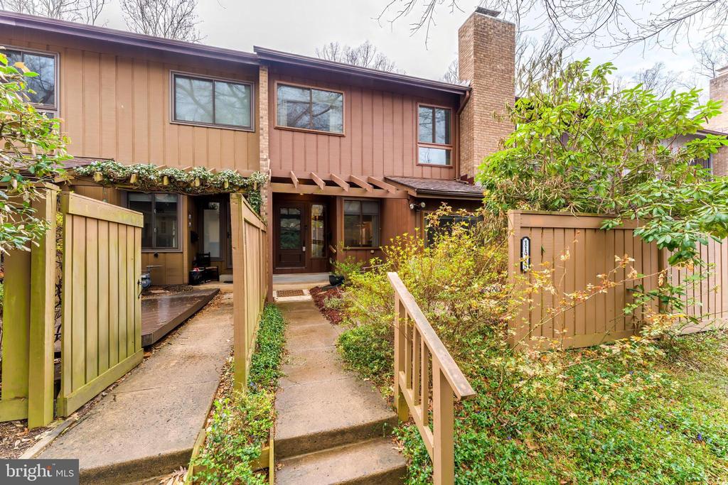 11915 ESCALANTE COURT