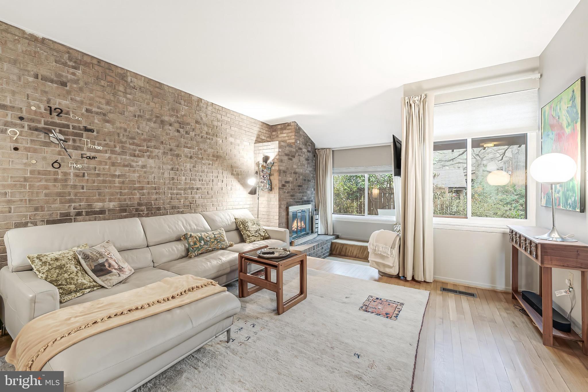 11915 ESCALANTE COURT