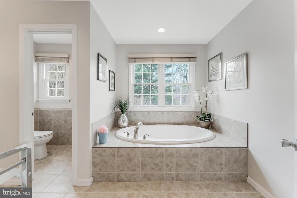 10417 SILK OAK DRIVE