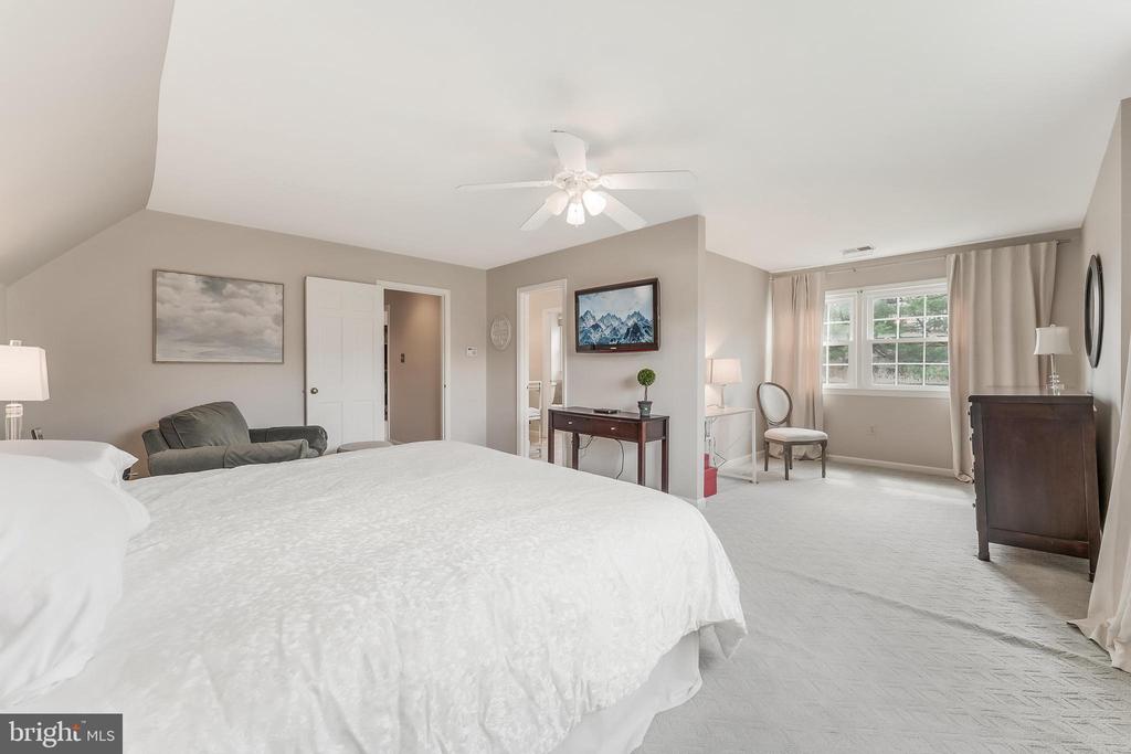 10417 SILK OAK DRIVE
