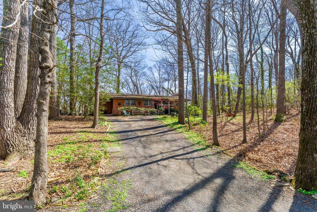 901 CHINQUAPIN ROAD