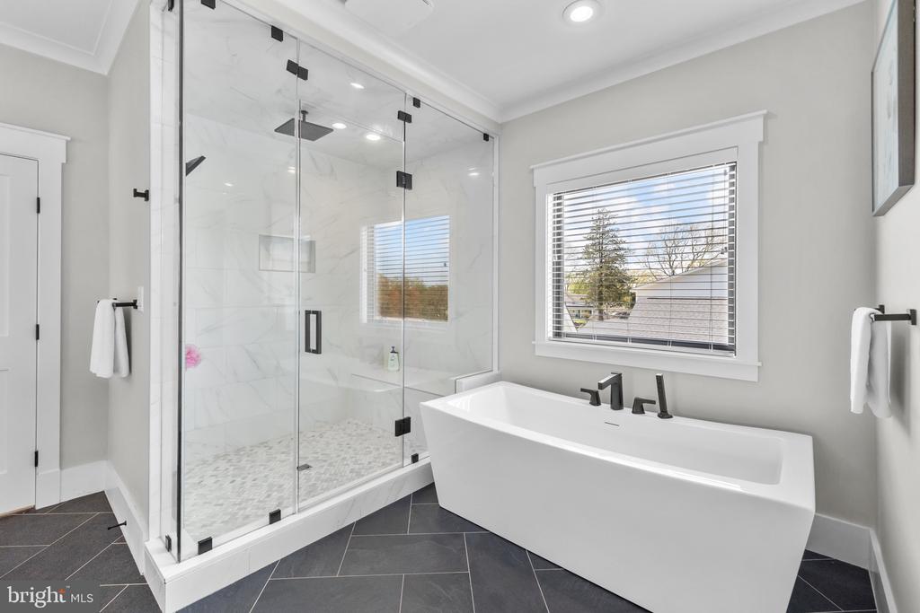 1118 WESTBRIAR COURT NE