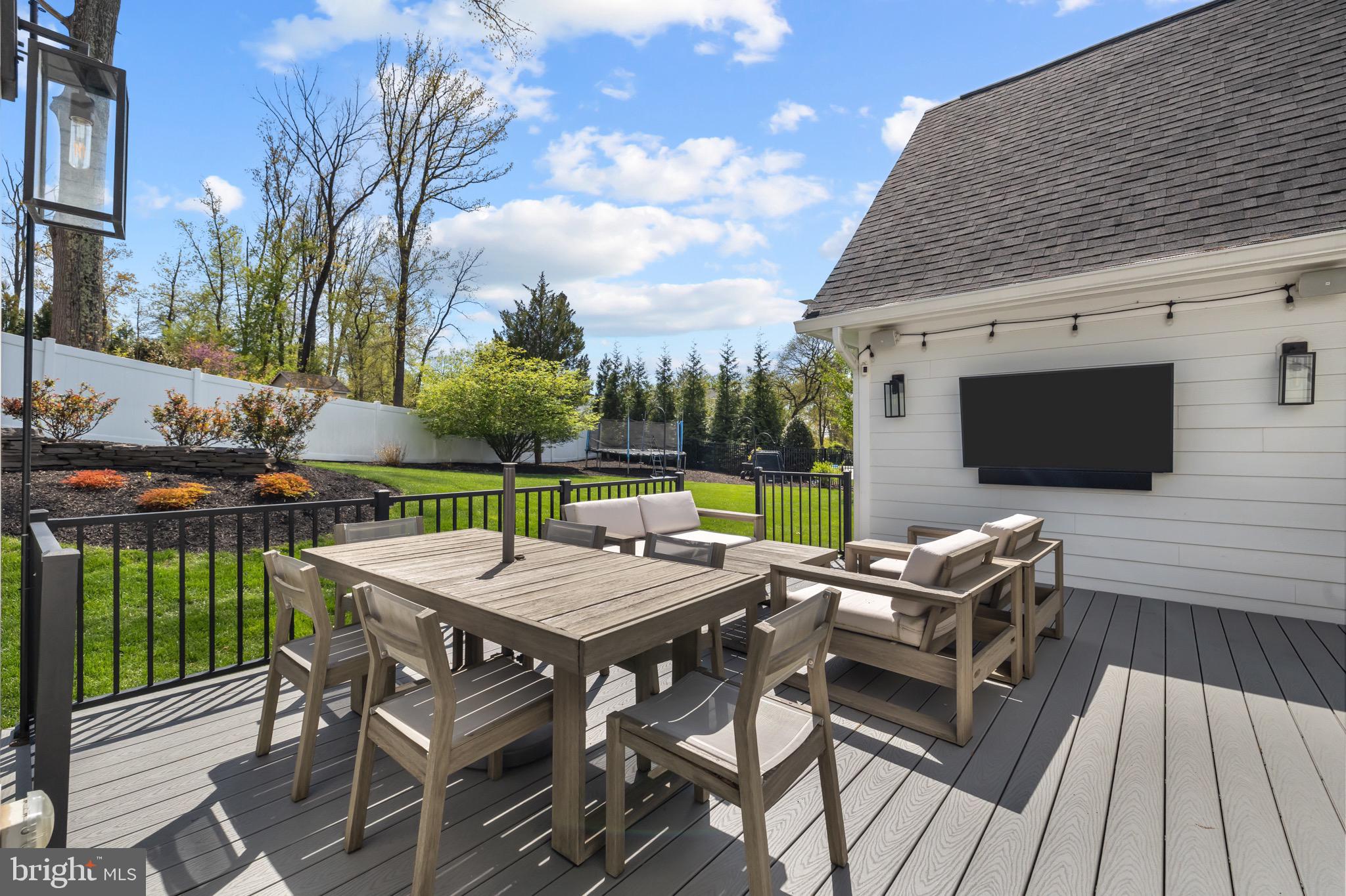1118 WESTBRIAR COURT NE