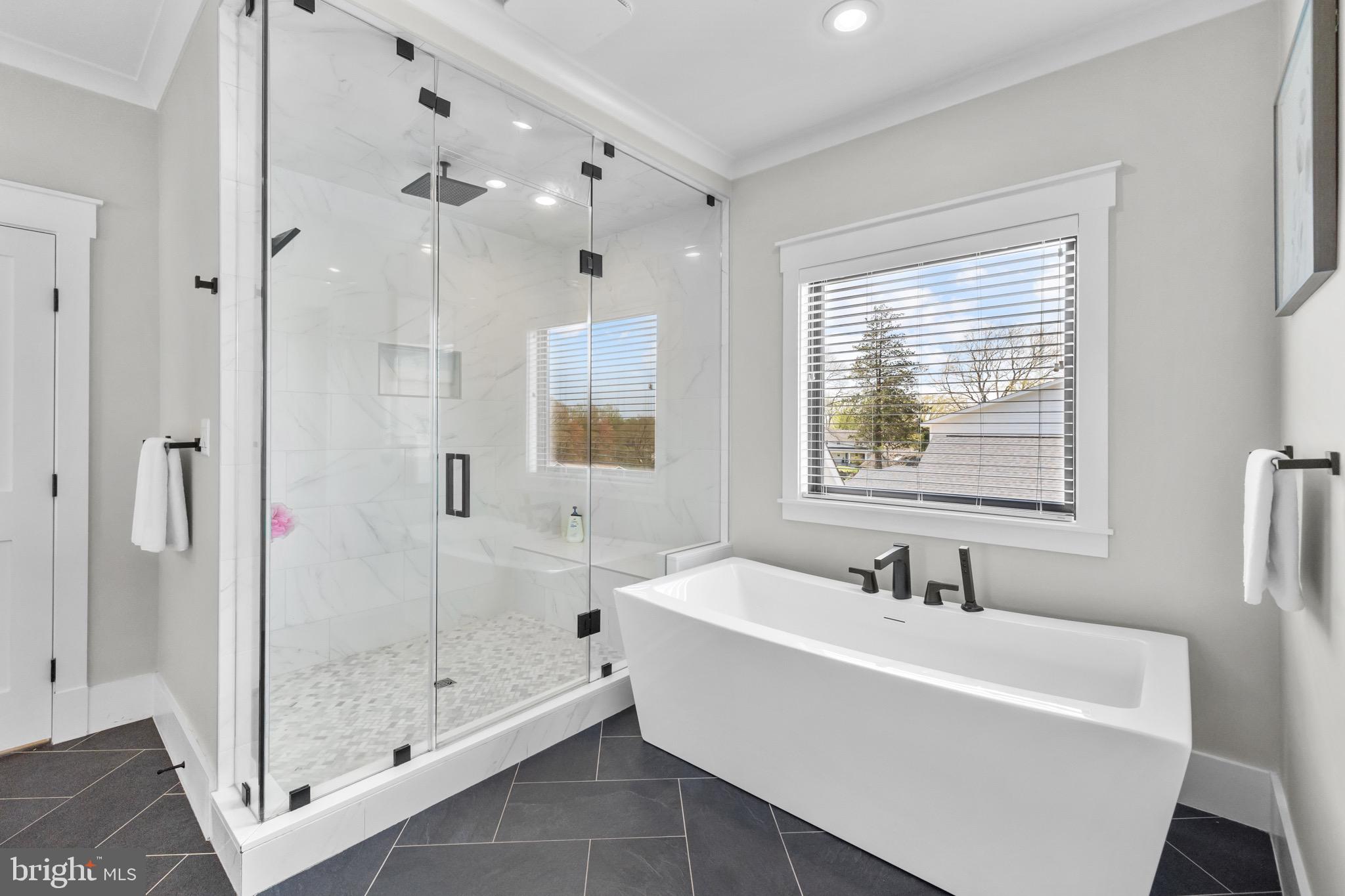 1118 WESTBRIAR COURT NE
