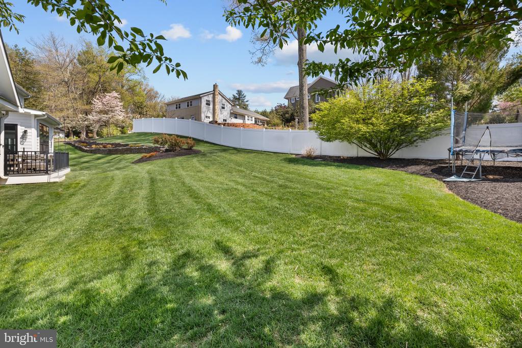1118 WESTBRIAR COURT NE