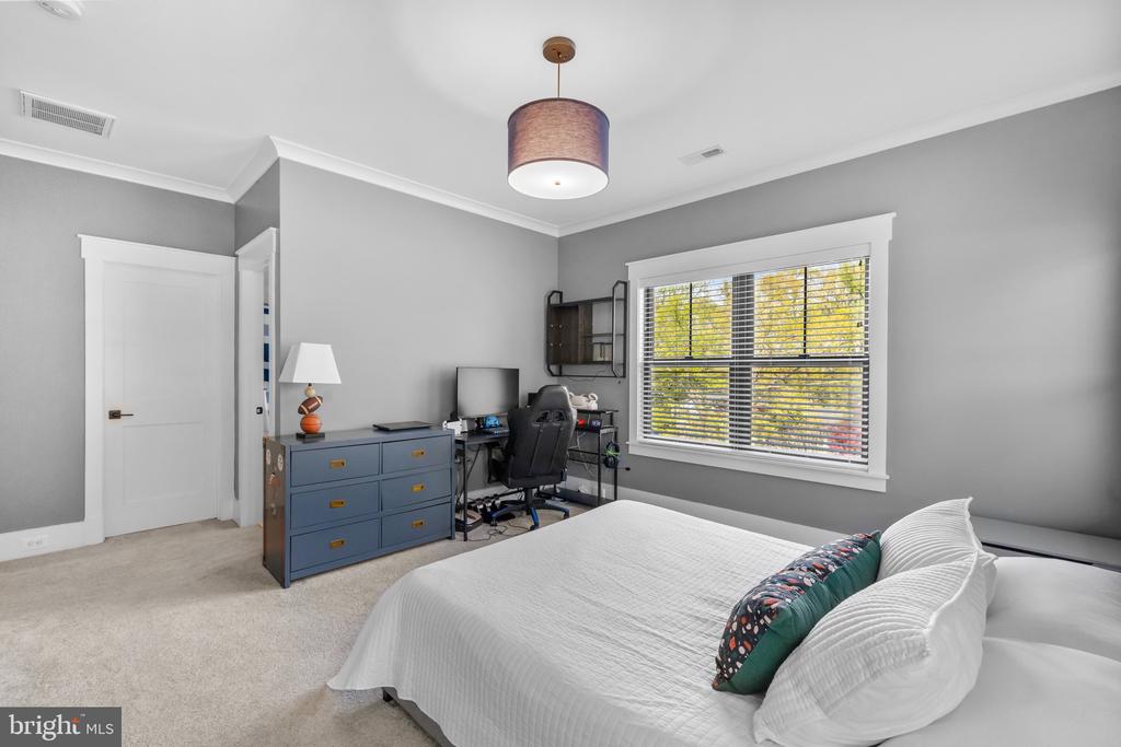 1118 WESTBRIAR COURT NE