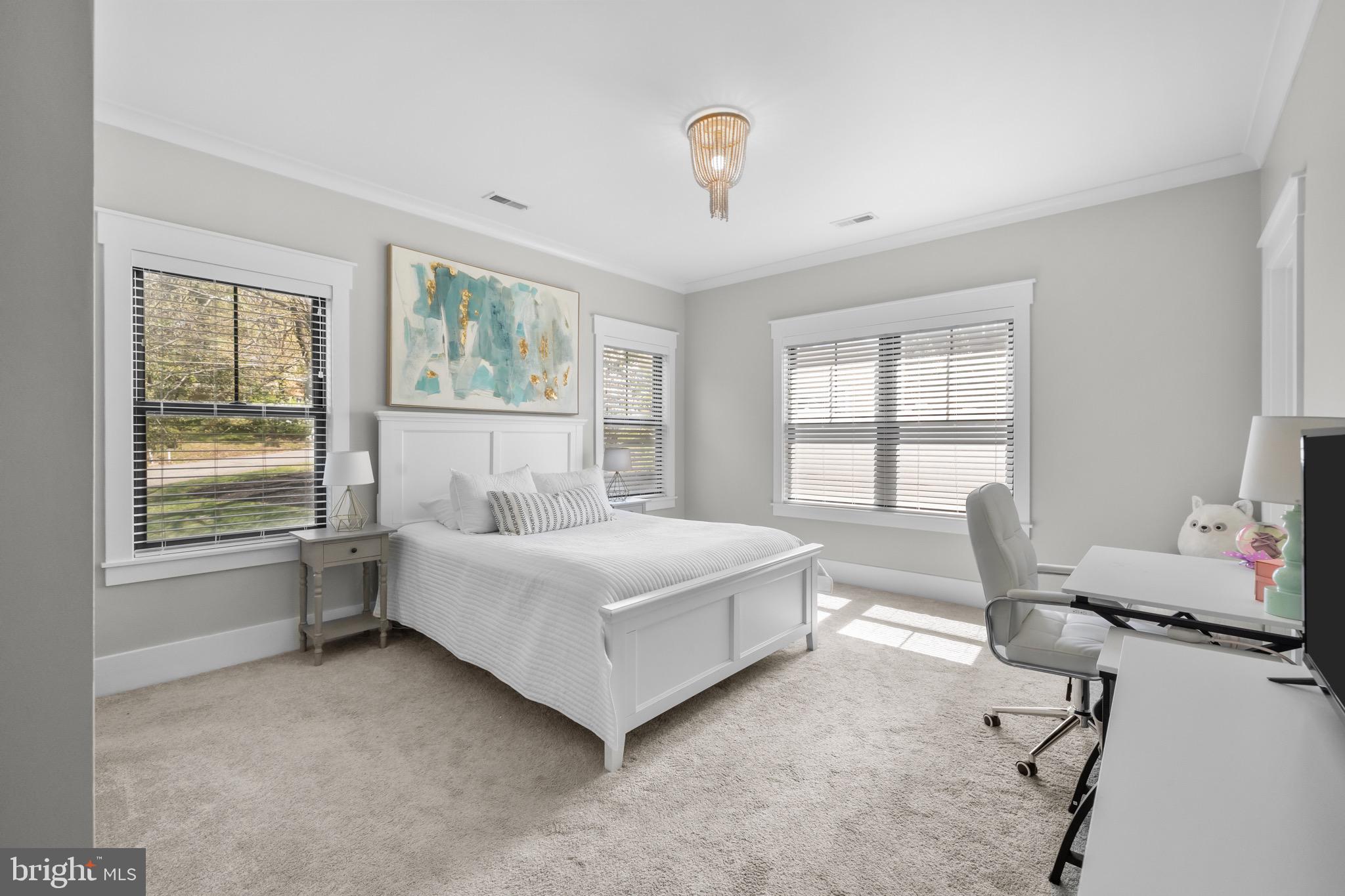 1118 WESTBRIAR COURT NE