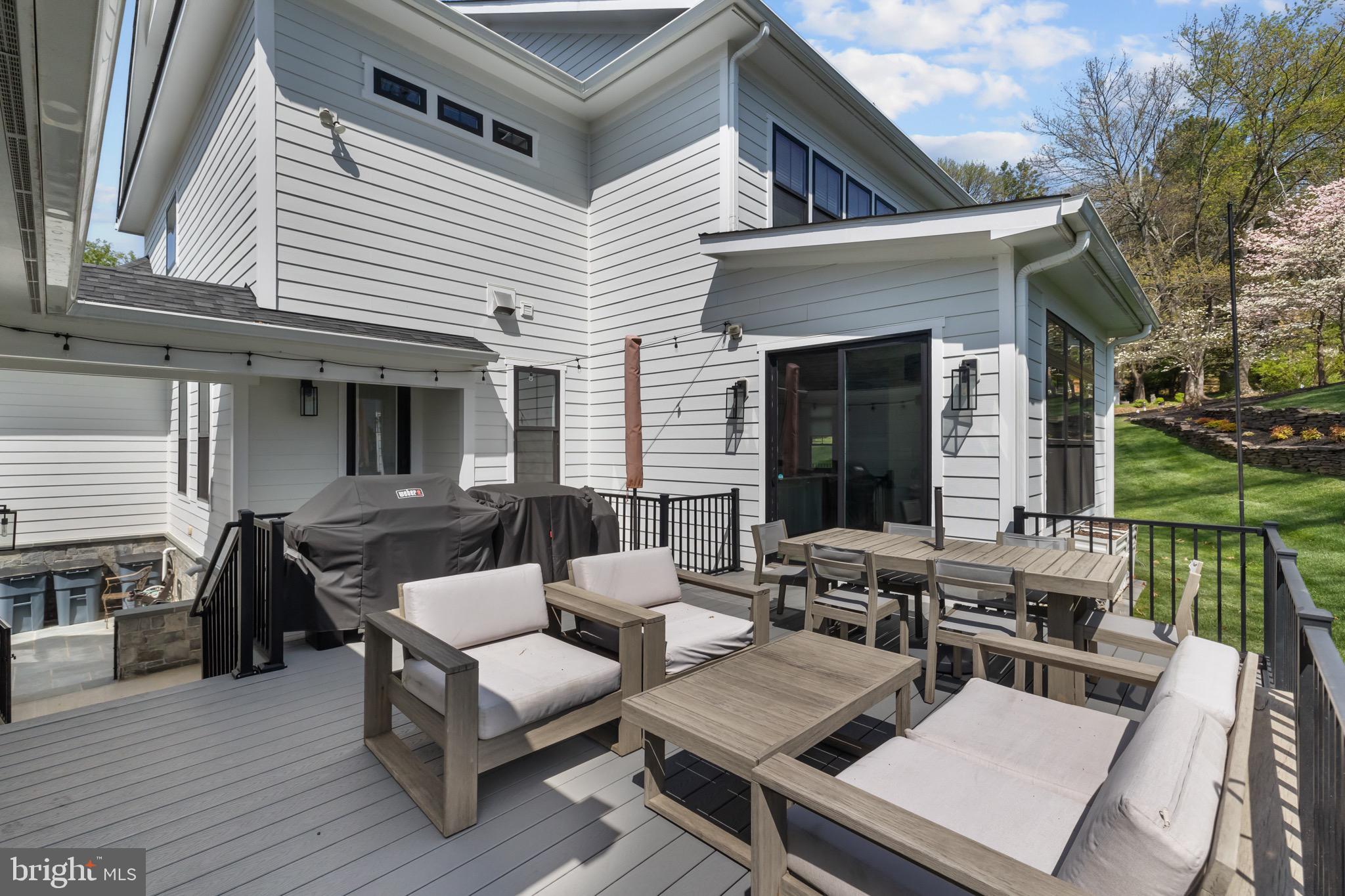 1118 WESTBRIAR COURT NE