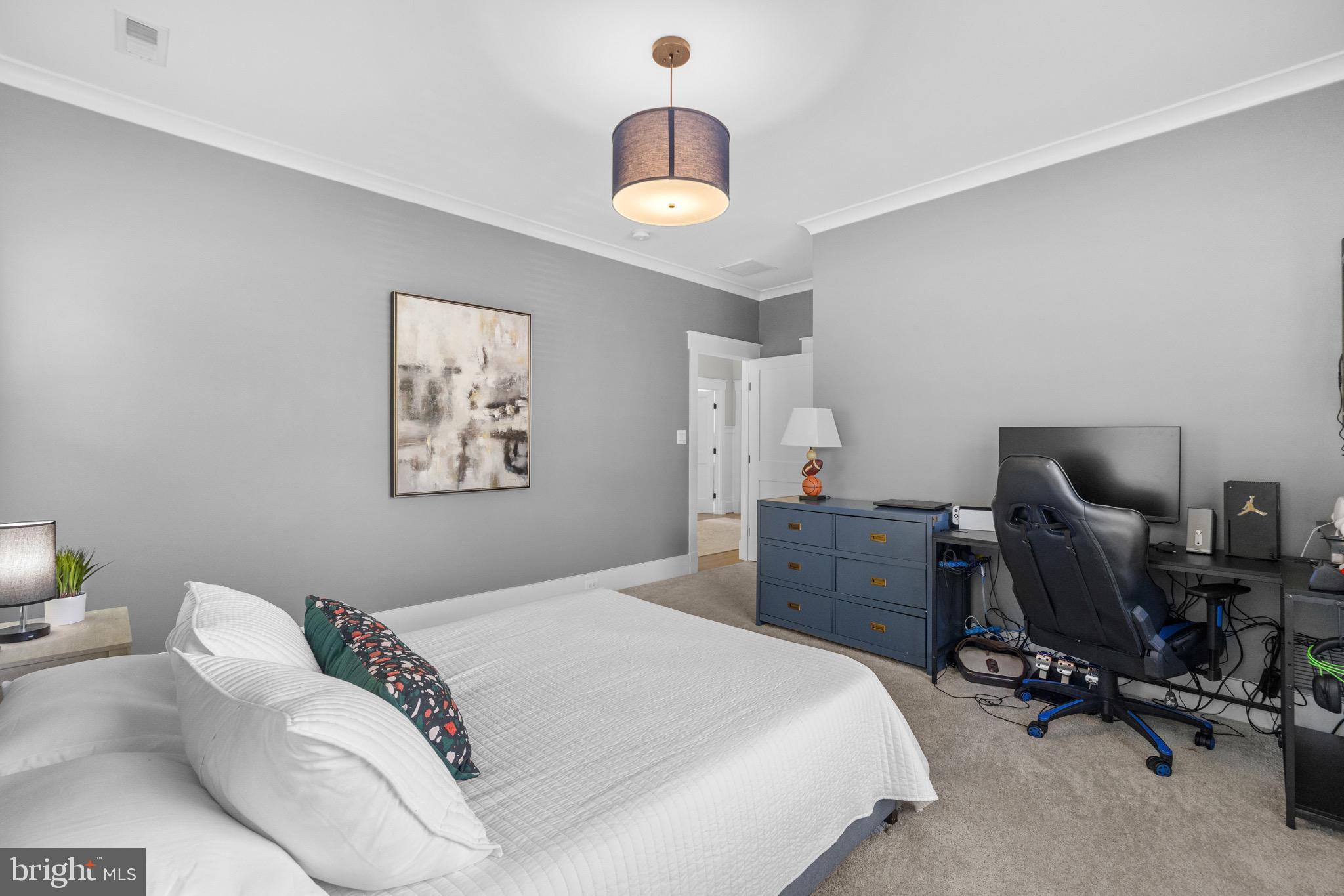 1118 WESTBRIAR COURT NE
