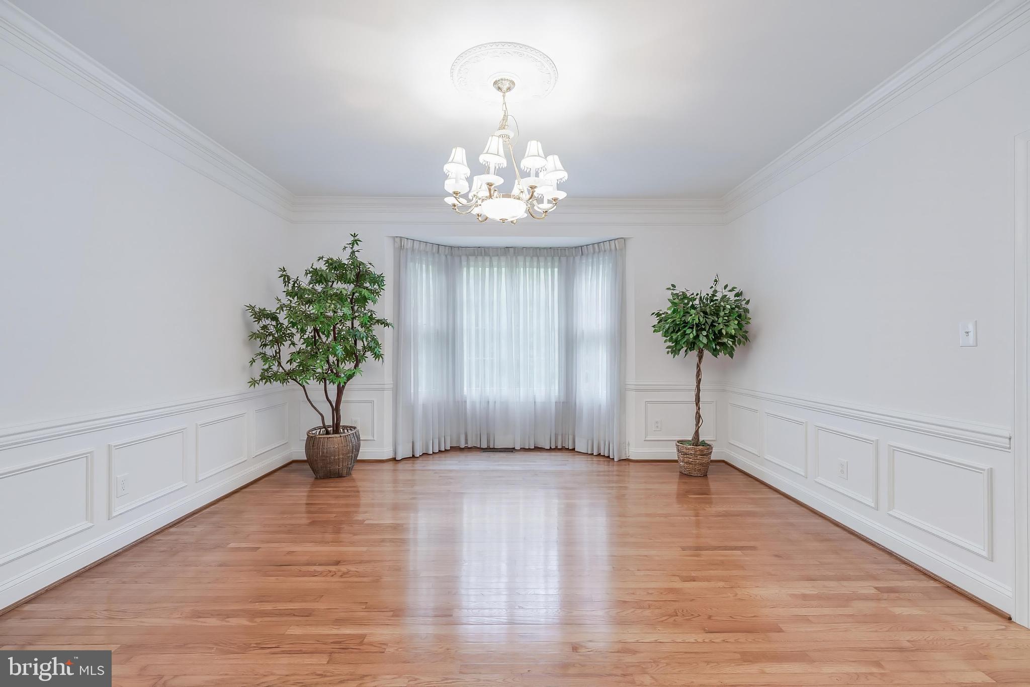 1051 NORTHFALLS COURT