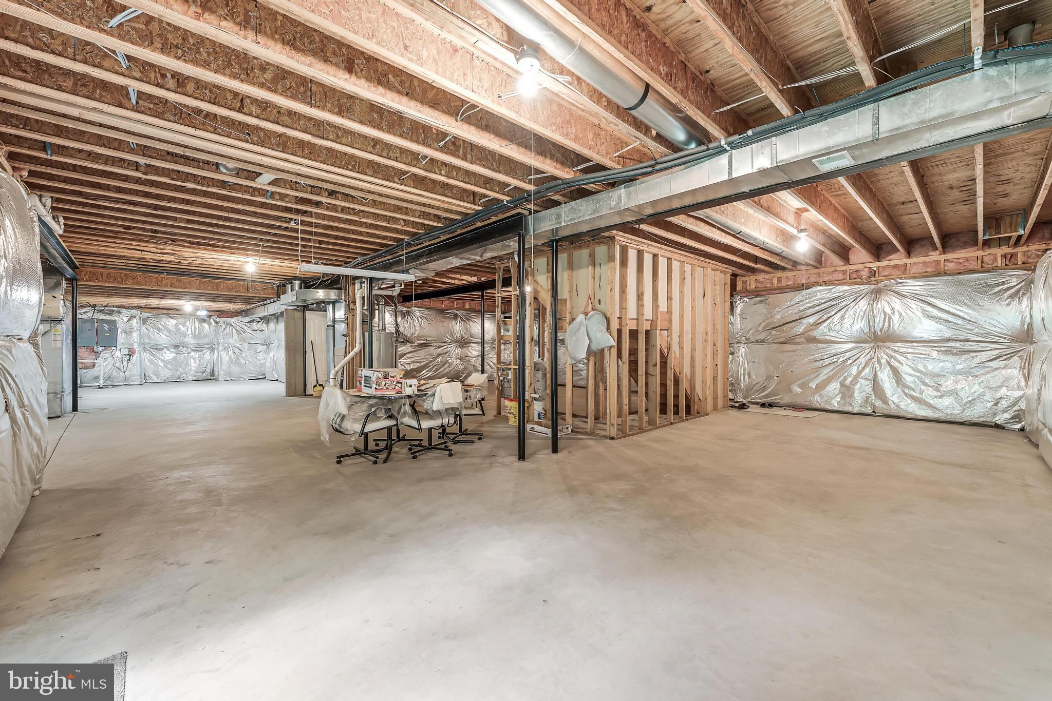 1051 NORTHFALLS COURT