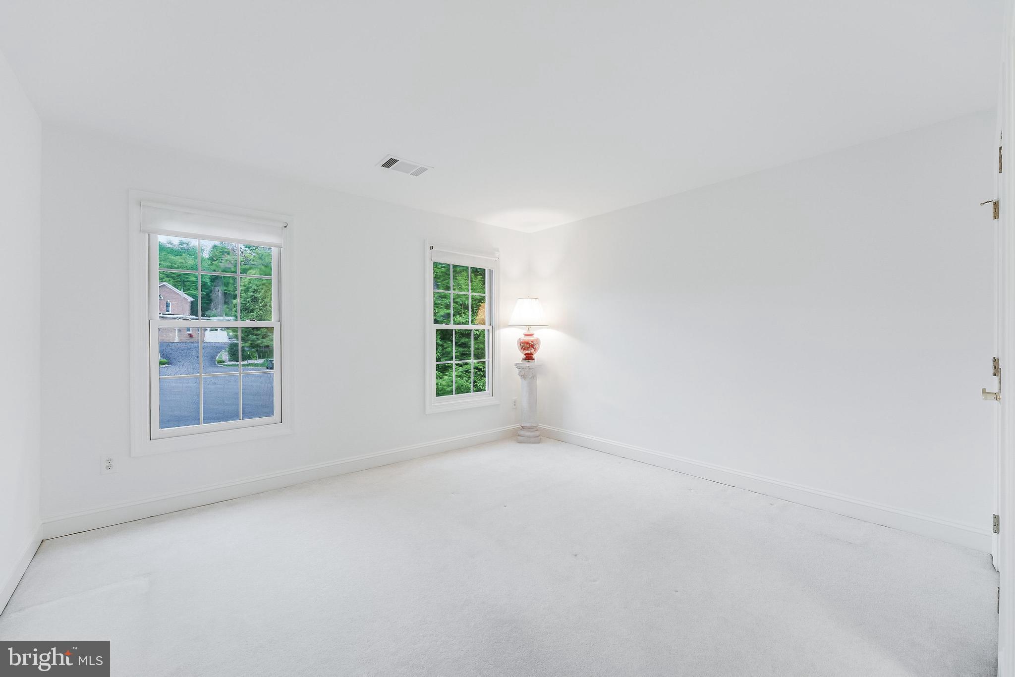 1051 NORTHFALLS COURT